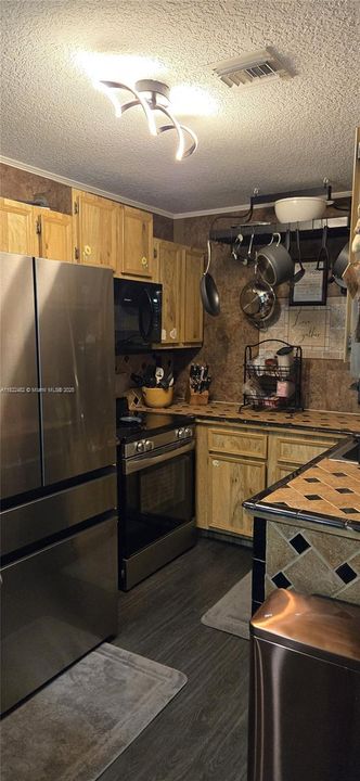 На продажу: $315,000 (2 спален, 2 ванн, 1291 Квадратных фут)