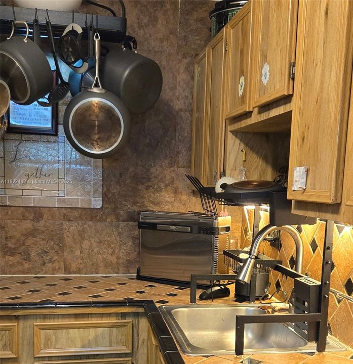 На продажу: $315,000 (2 спален, 2 ванн, 1291 Квадратных фут)