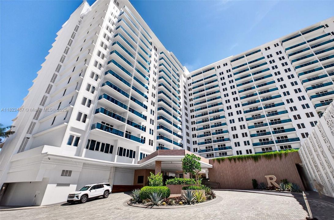 Active With Contract: $1,349,000 (1 beds, 1 baths, 850 Square Feet)