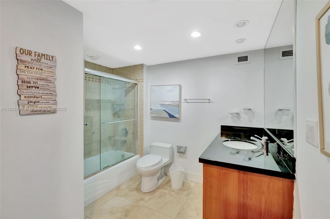 Active With Contract: $1,349,000 (1 beds, 1 baths, 850 Square Feet)