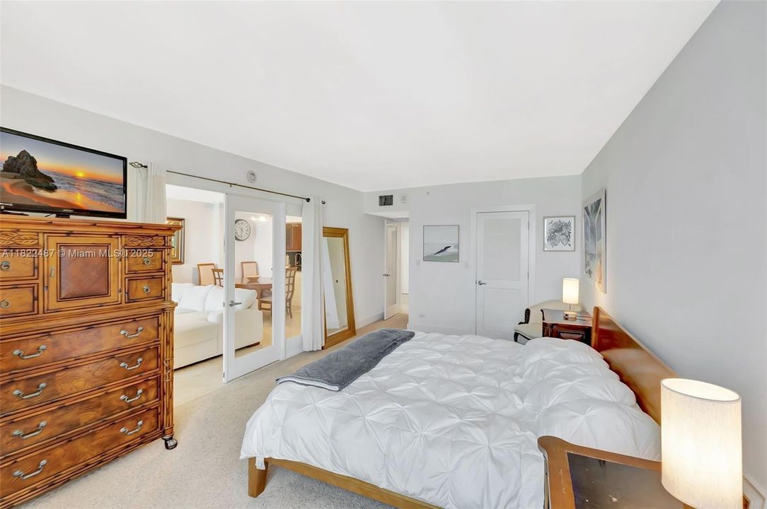 Active With Contract: $1,349,000 (1 beds, 1 baths, 850 Square Feet)
