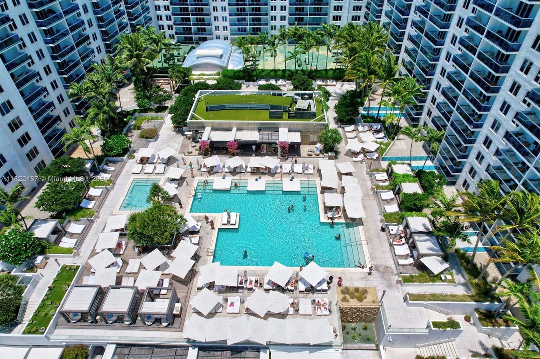 Active With Contract: $1,349,000 (1 beds, 1 baths, 850 Square Feet)