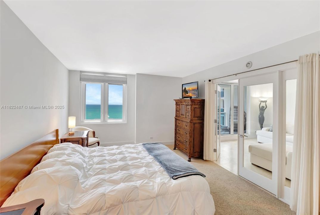 Active With Contract: $1,349,000 (1 beds, 1 baths, 850 Square Feet)