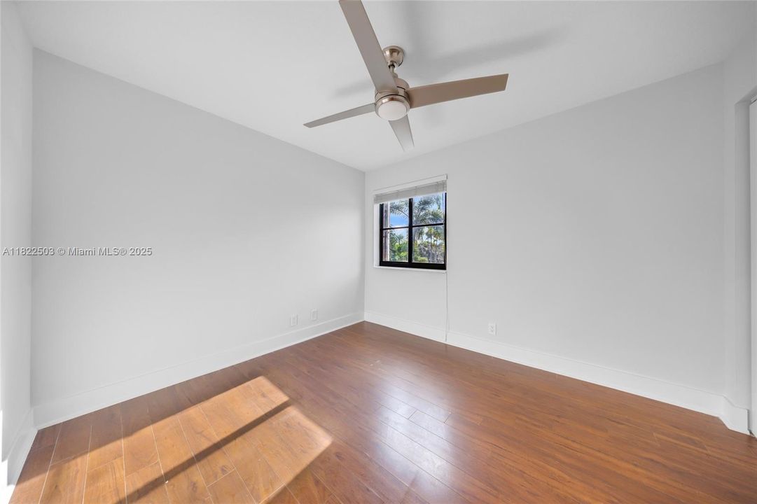 Activo con contrato: $5,900 (5 camas, 3 baños, 2480 Pies cuadrados)