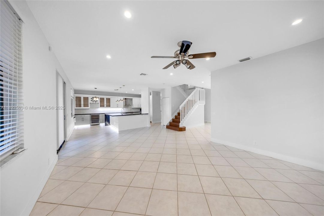 Activo con contrato: $5,900 (5 camas, 3 baños, 2480 Pies cuadrados)