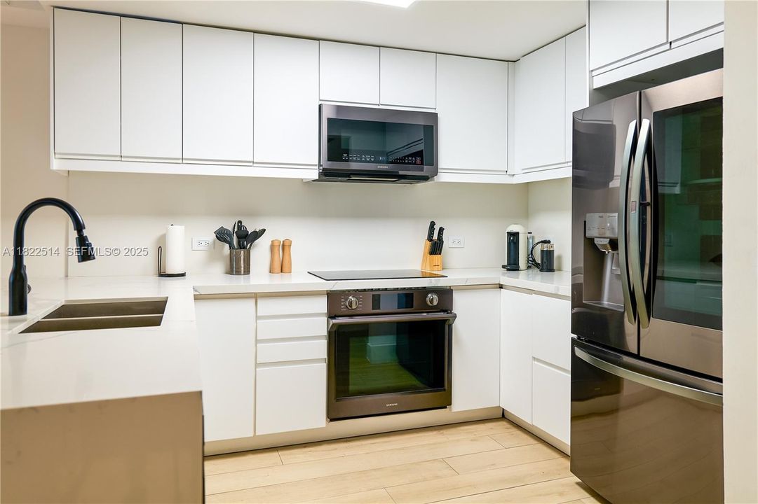 En Venta: $699,000 (0 camas, 1 baños, 600 Pies cuadrados)