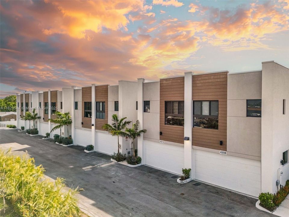 最近售出: $500,000 (3 贝兹, 2 浴室, 1770 平方英尺)