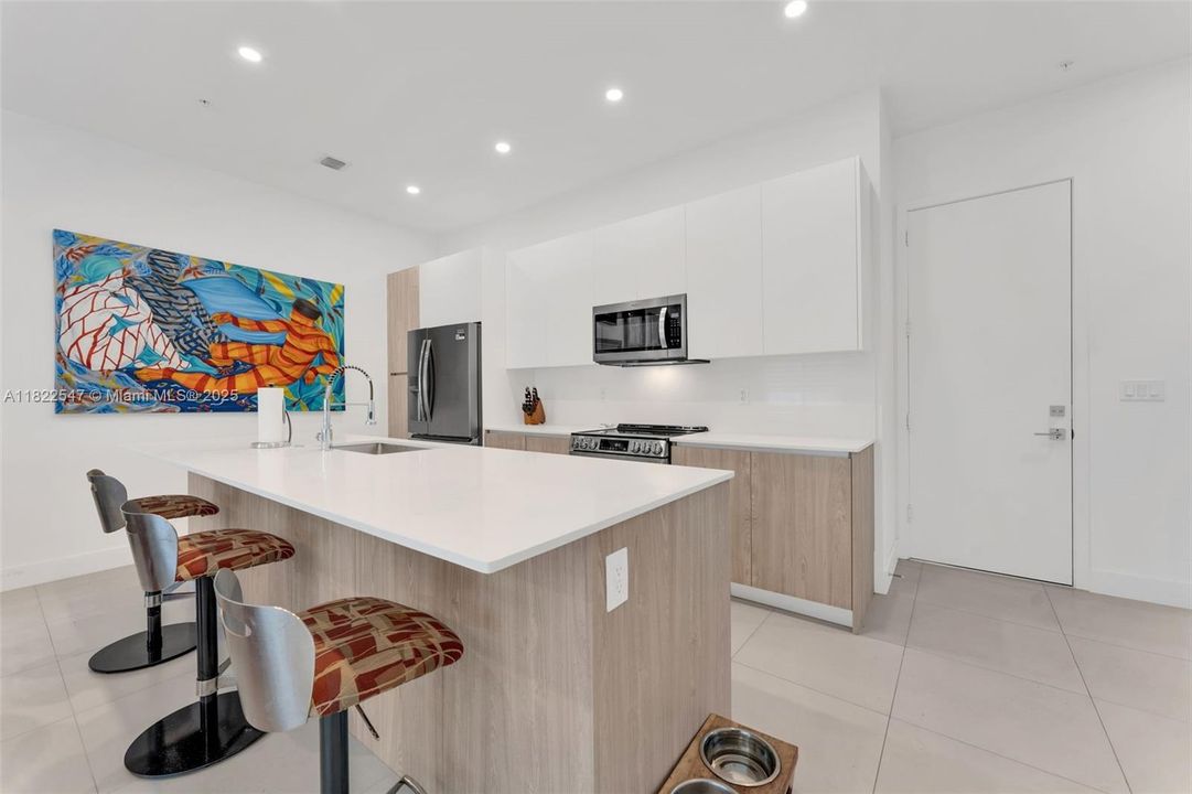 最近售出: $500,000 (3 贝兹, 2 浴室, 1770 平方英尺)