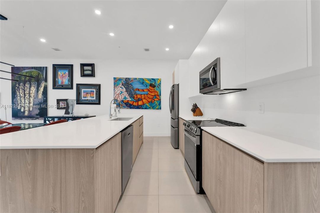 最近售出: $500,000 (3 贝兹, 2 浴室, 1770 平方英尺)