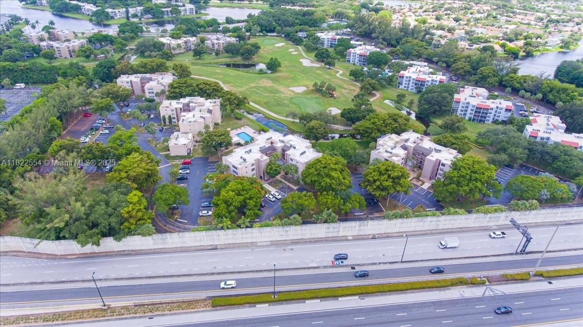 Active With Contract: $165,000 (1 beds, 1 baths, 645 Square Feet)