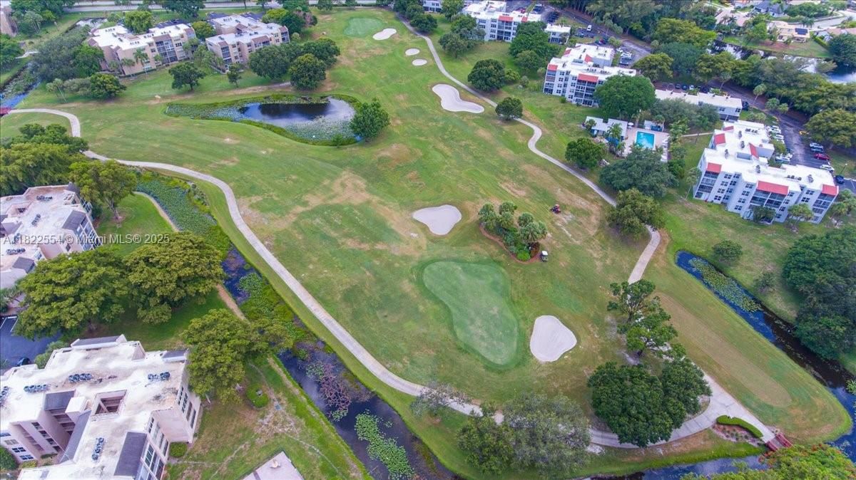 Active With Contract: $165,000 (1 beds, 1 baths, 645 Square Feet)