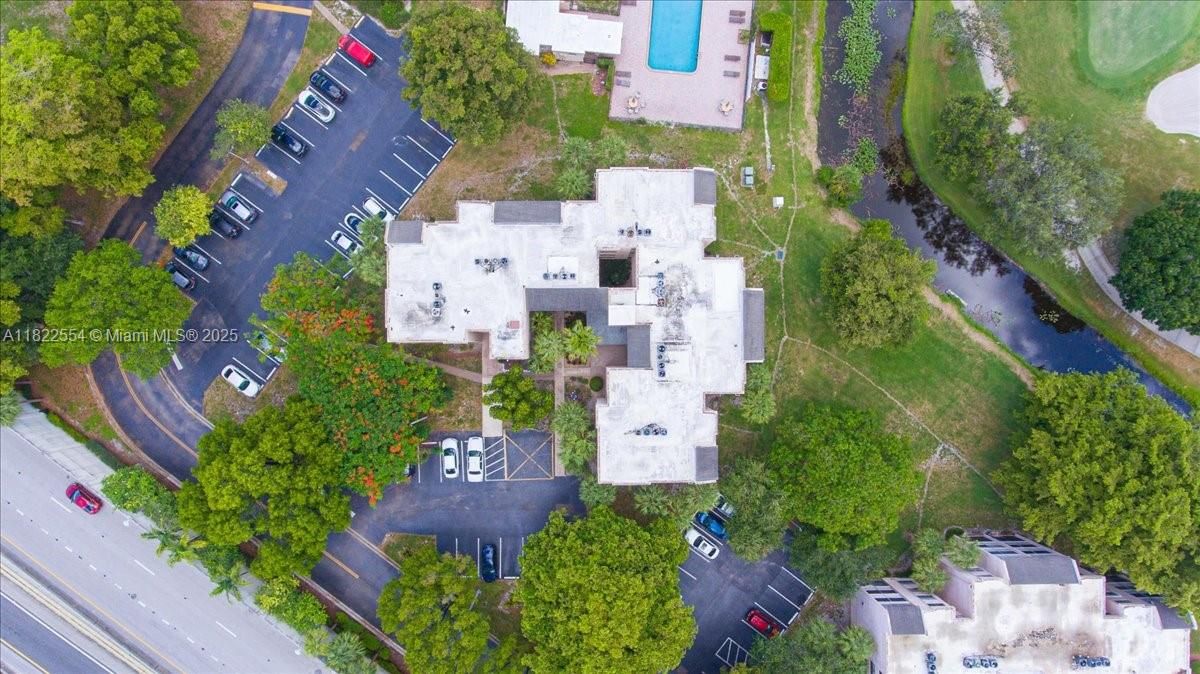 Active With Contract: $165,000 (1 beds, 1 baths, 645 Square Feet)