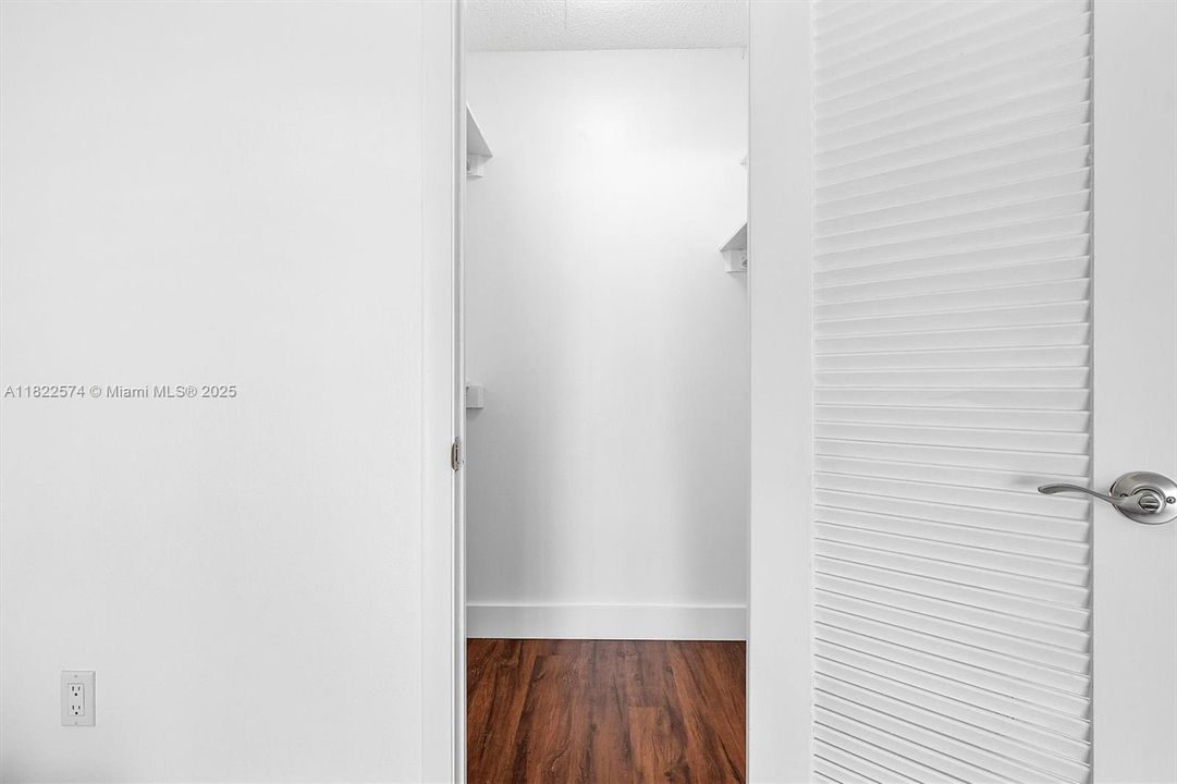 Walk-in in Living Room