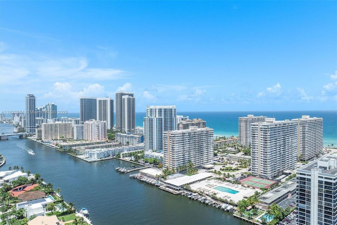 最近售出: $249,999 (1 贝兹, 1 浴室, 798 平方英尺)