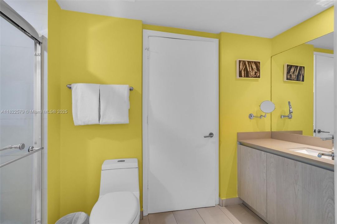 For Sale: $890,000 (2 beds, 2 baths, 1179 Square Feet)