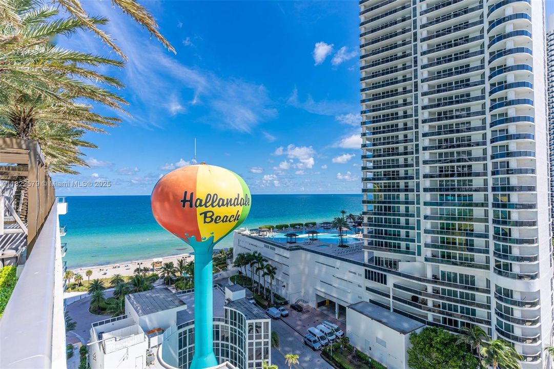 For Sale: $890,000 (2 beds, 2 baths, 1179 Square Feet)