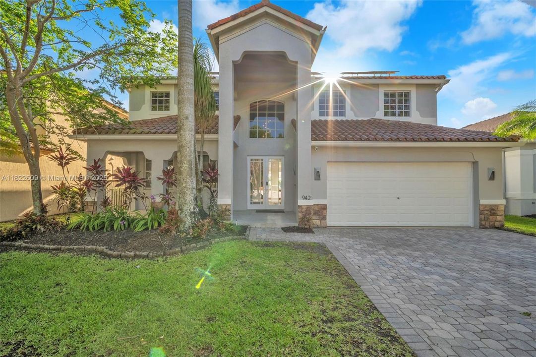 Recently Sold: $1,299,000 (4 beds, 3 baths, 2550 Square Feet)