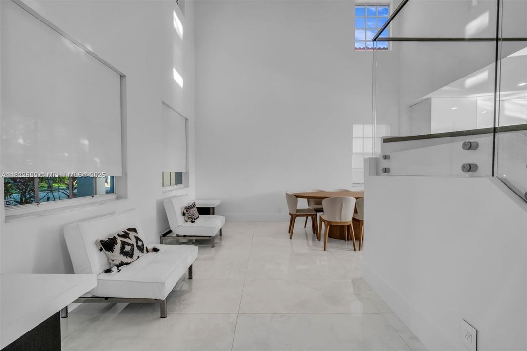 Recently Sold: $1,299,000 (4 beds, 3 baths, 2550 Square Feet)