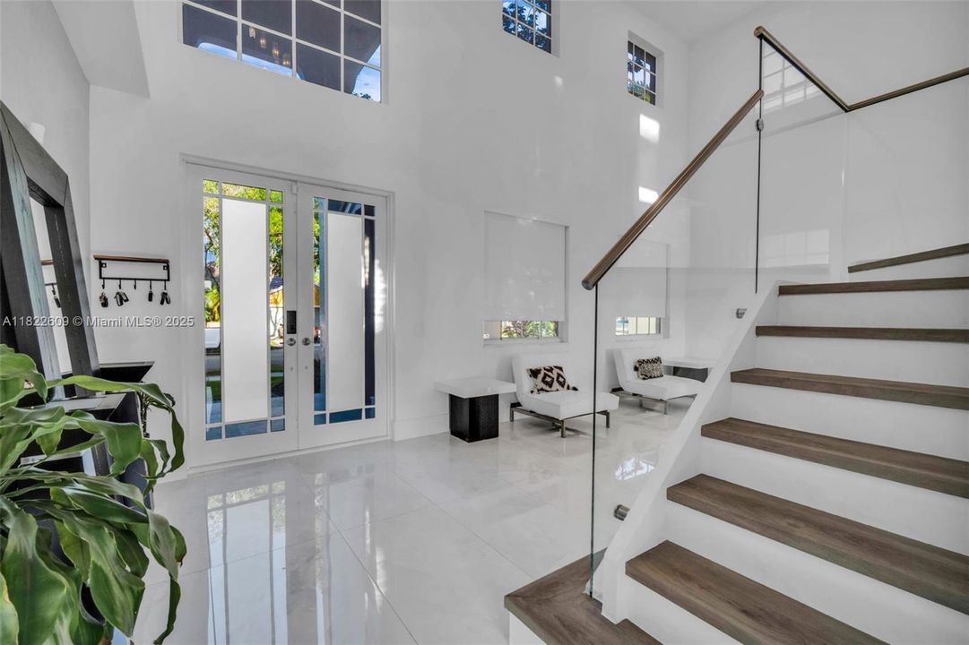 Recently Sold: $1,299,000 (4 beds, 3 baths, 2550 Square Feet)