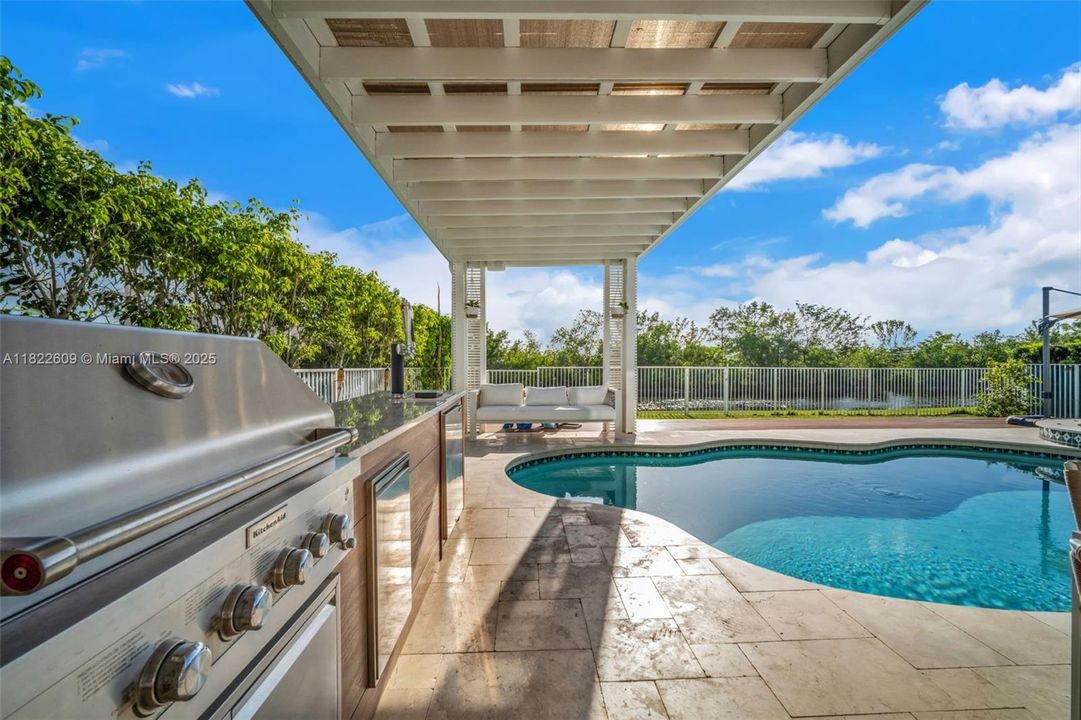 Recently Sold: $1,299,000 (4 beds, 3 baths, 2550 Square Feet)