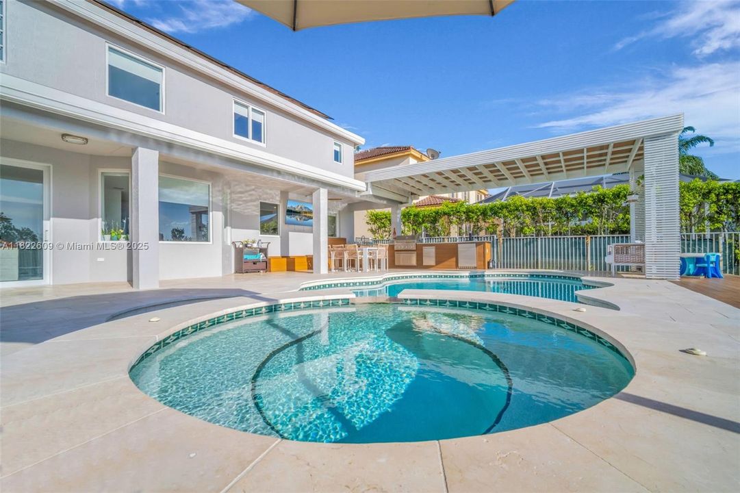 Recently Sold: $1,299,000 (4 beds, 3 baths, 2550 Square Feet)