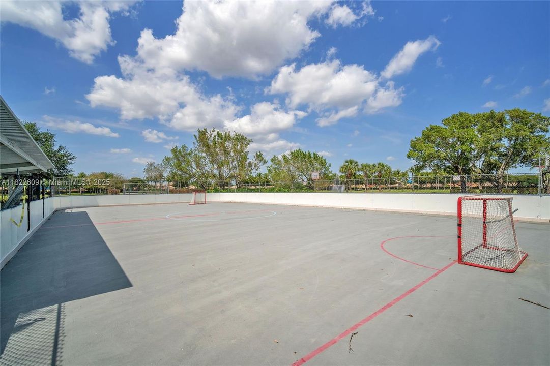 Recently Sold: $1,299,000 (4 beds, 3 baths, 2550 Square Feet)