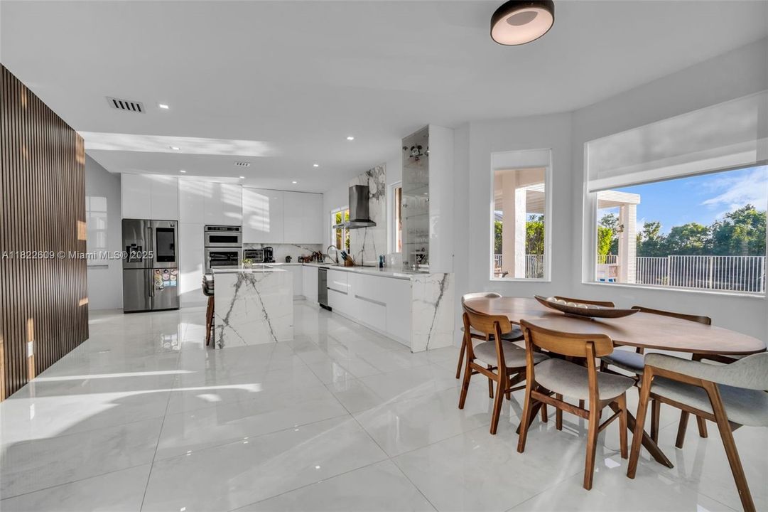 Recently Sold: $1,299,000 (4 beds, 3 baths, 2550 Square Feet)