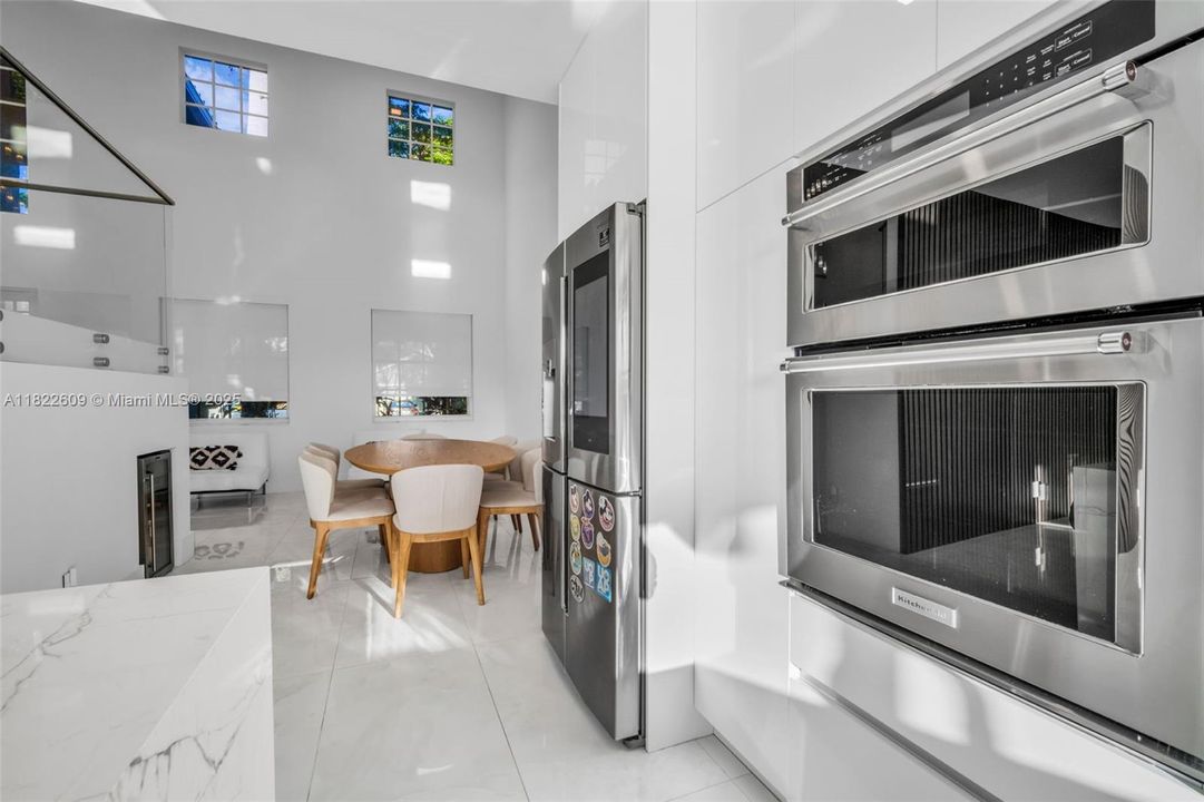 Recently Sold: $1,299,000 (4 beds, 3 baths, 2550 Square Feet)