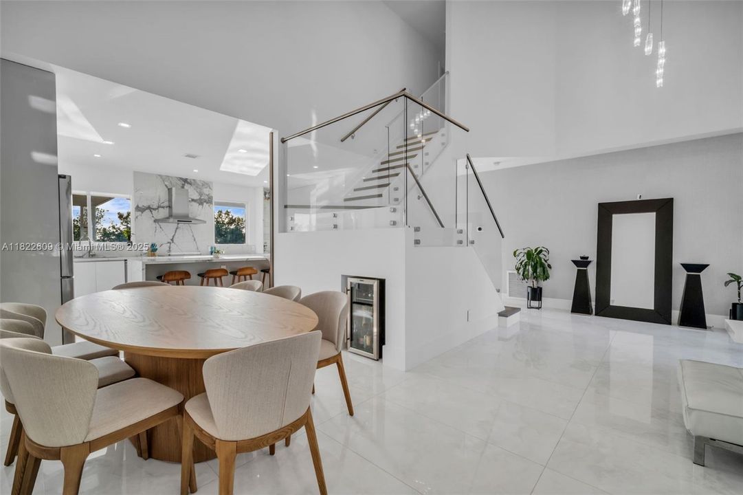 Recently Sold: $1,299,000 (4 beds, 3 baths, 2550 Square Feet)