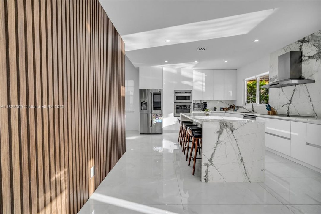 Recently Sold: $1,299,000 (4 beds, 3 baths, 2550 Square Feet)