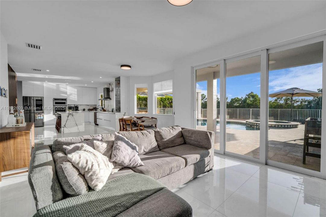 Recently Sold: $1,299,000 (4 beds, 3 baths, 2550 Square Feet)