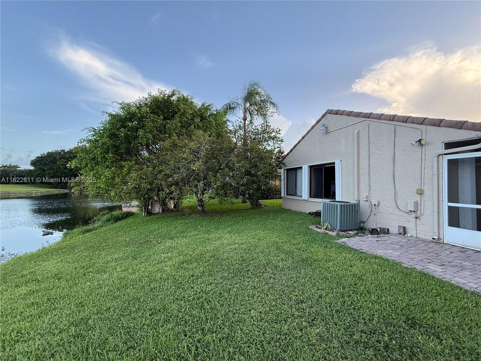 合同活跃: $520,000 (3 贝兹, 2 浴室, 1665 平方英尺)