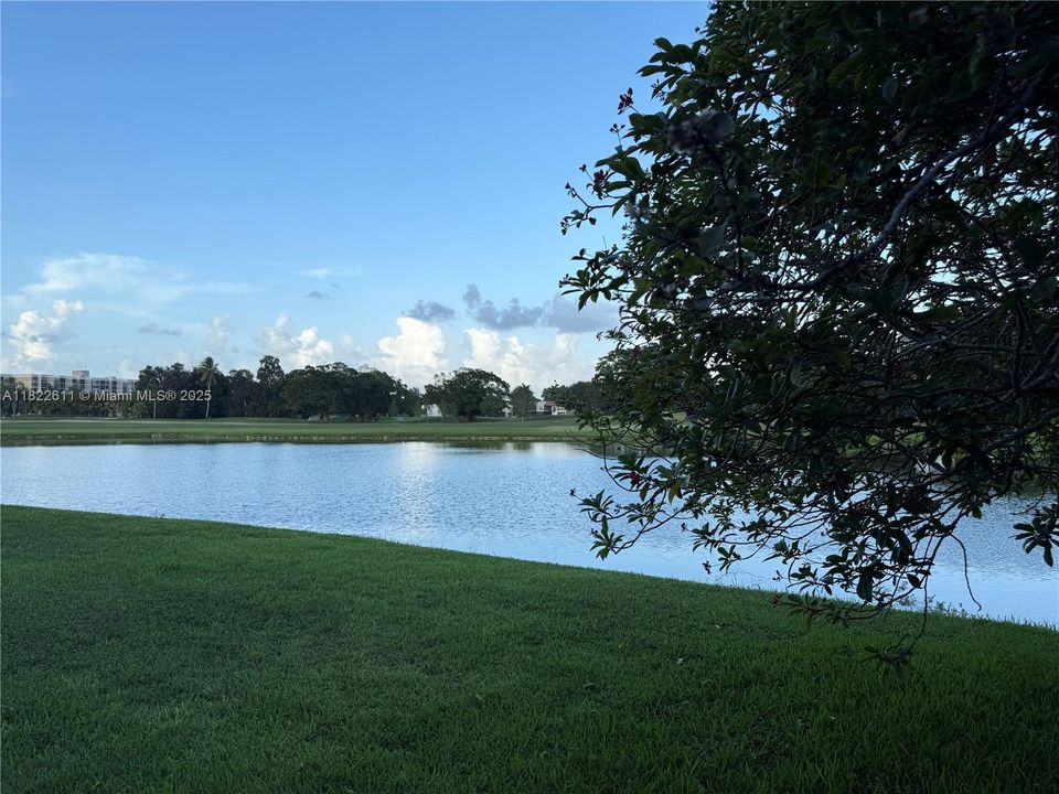 合同活跃: $520,000 (3 贝兹, 2 浴室, 1665 平方英尺)