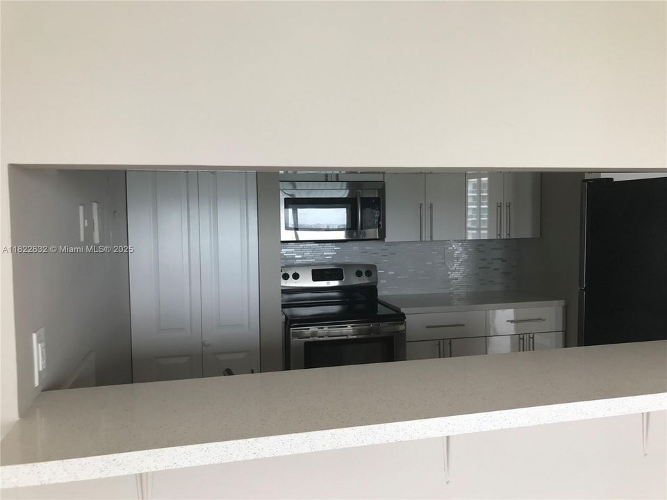 待售: $445,000 (2 贝兹, 2 浴室, 1030 平方英尺)