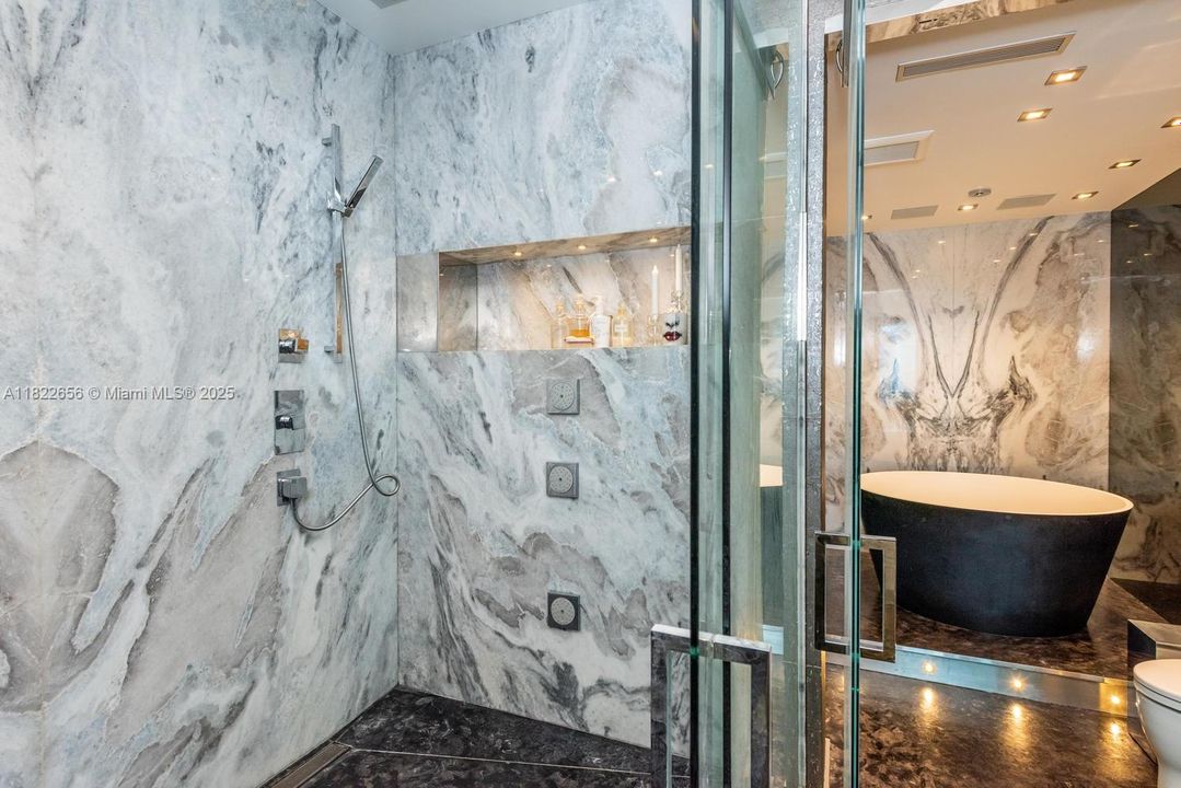 Recientemente alquilado: $27,500 (2 camas, 2 baños, 1606 Pies cuadrados)