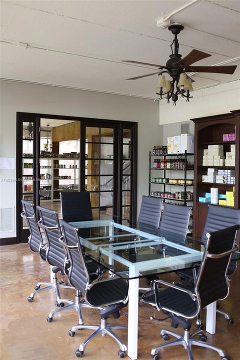 En Renta: $6,995 (0 camas, 0 baños, 0 Pies cuadrados)