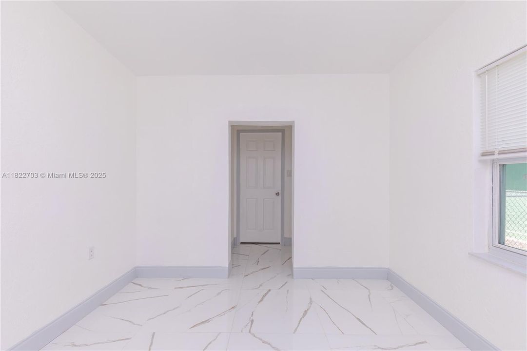 Недавно продано: $444,999 (2 спален, 2 ванн, 696 Квадратных фут)