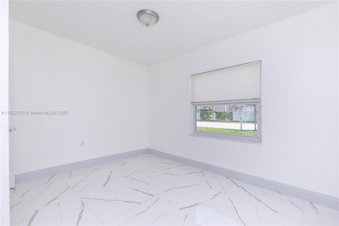 Недавно продано: $444,999 (2 спален, 2 ванн, 696 Квадратных фут)