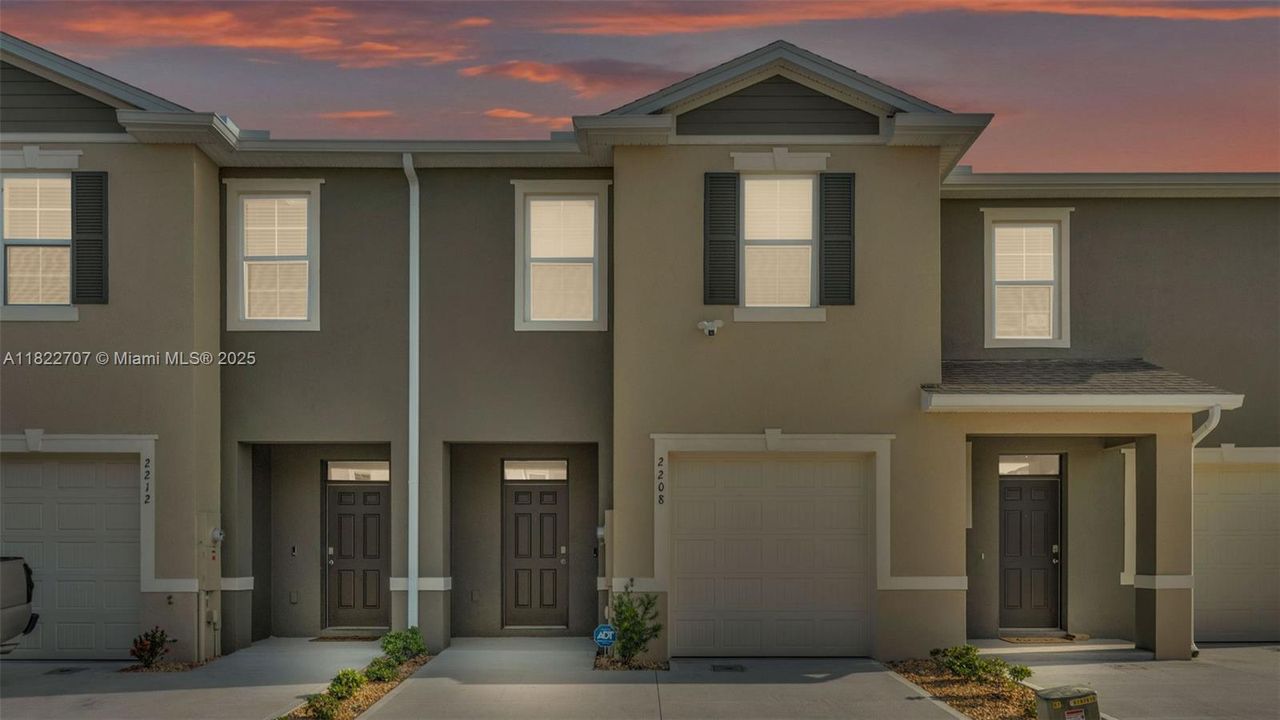 Active With Contract: $1,850 (3 beds, 2 baths, 1673 Square Feet)