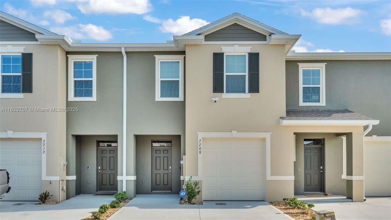 Active With Contract: $1,850 (3 beds, 2 baths, 1673 Square Feet)