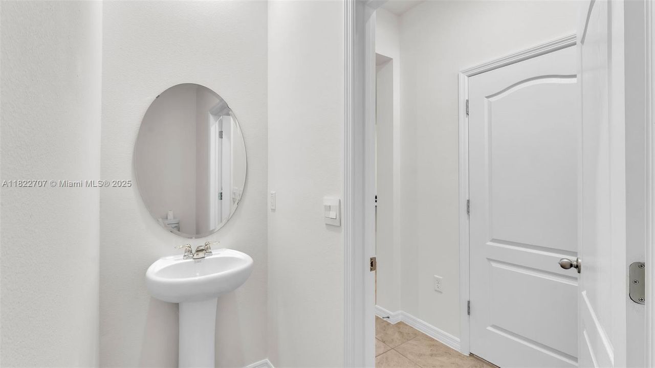 Active With Contract: $1,850 (3 beds, 2 baths, 1673 Square Feet)