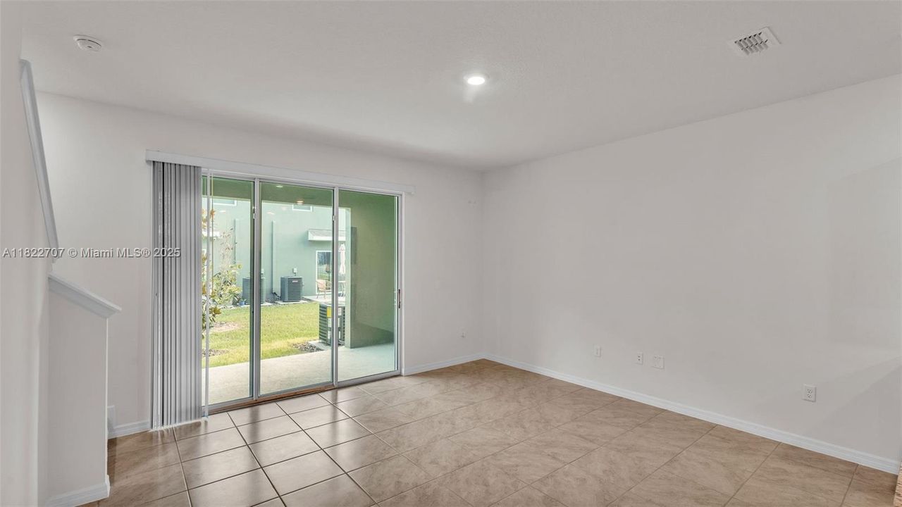 Active With Contract: $1,850 (3 beds, 2 baths, 1673 Square Feet)
