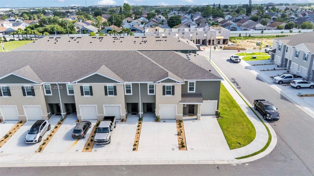 Active With Contract: $1,850 (3 beds, 2 baths, 1673 Square Feet)