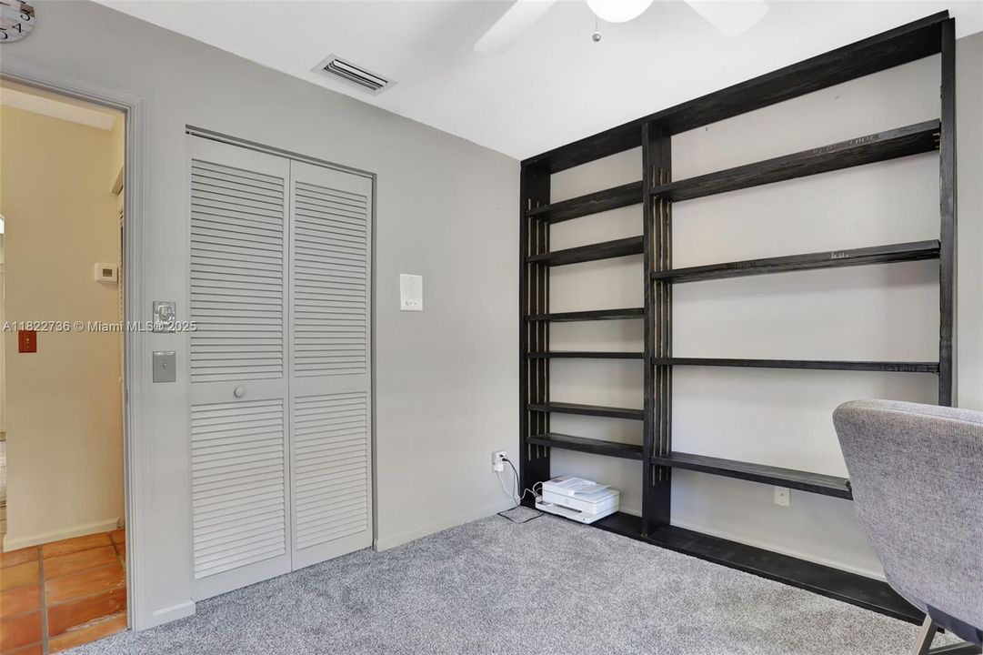 Под контрактом: $825,000 (4 спален, 2 ванн, 2643 Квадратных фут)