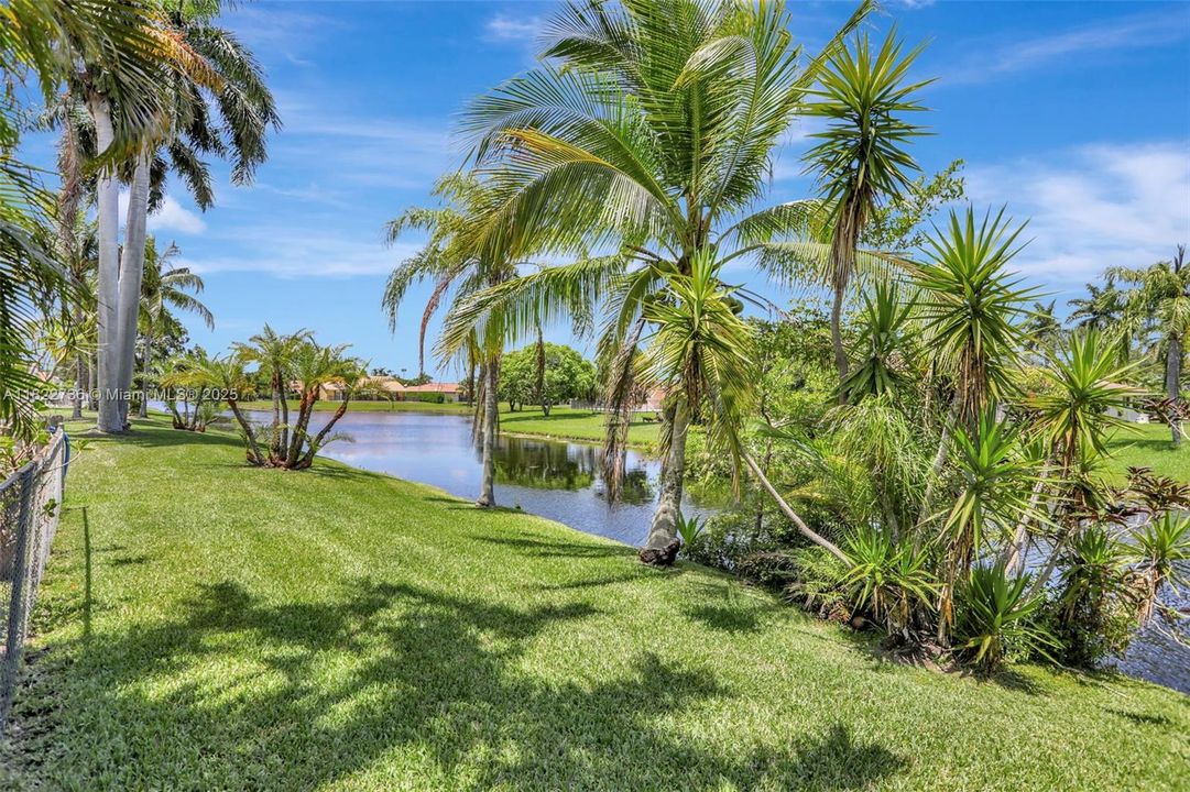 Под контрактом: $825,000 (4 спален, 2 ванн, 2643 Квадратных фут)