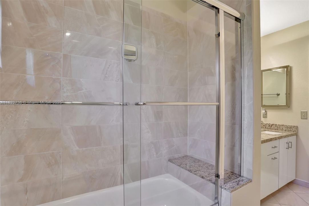 Под контрактом: $825,000 (4 спален, 2 ванн, 2643 Квадратных фут)