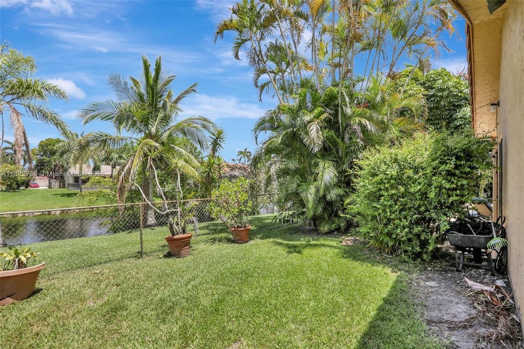 Под контрактом: $825,000 (4 спален, 2 ванн, 2643 Квадратных фут)