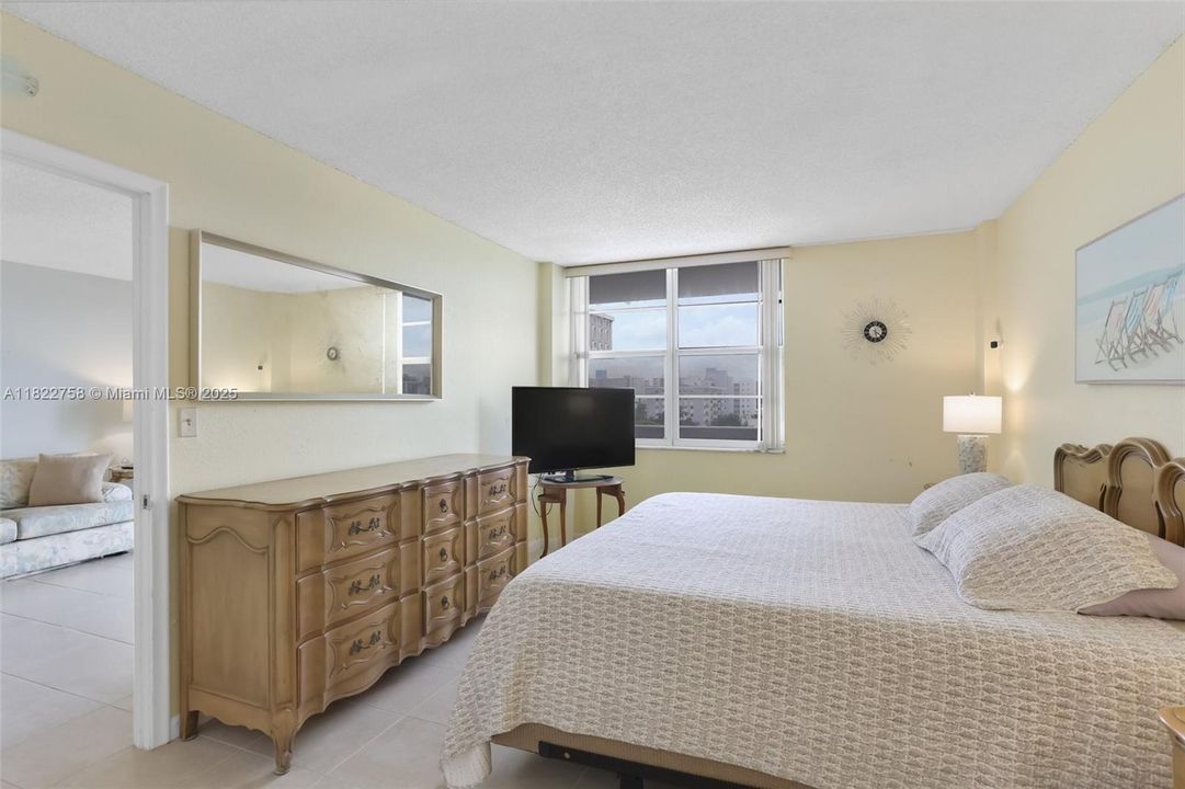 Activo con contrato: $275,000 (1 camas, 1 baños, 785 Pies cuadrados)