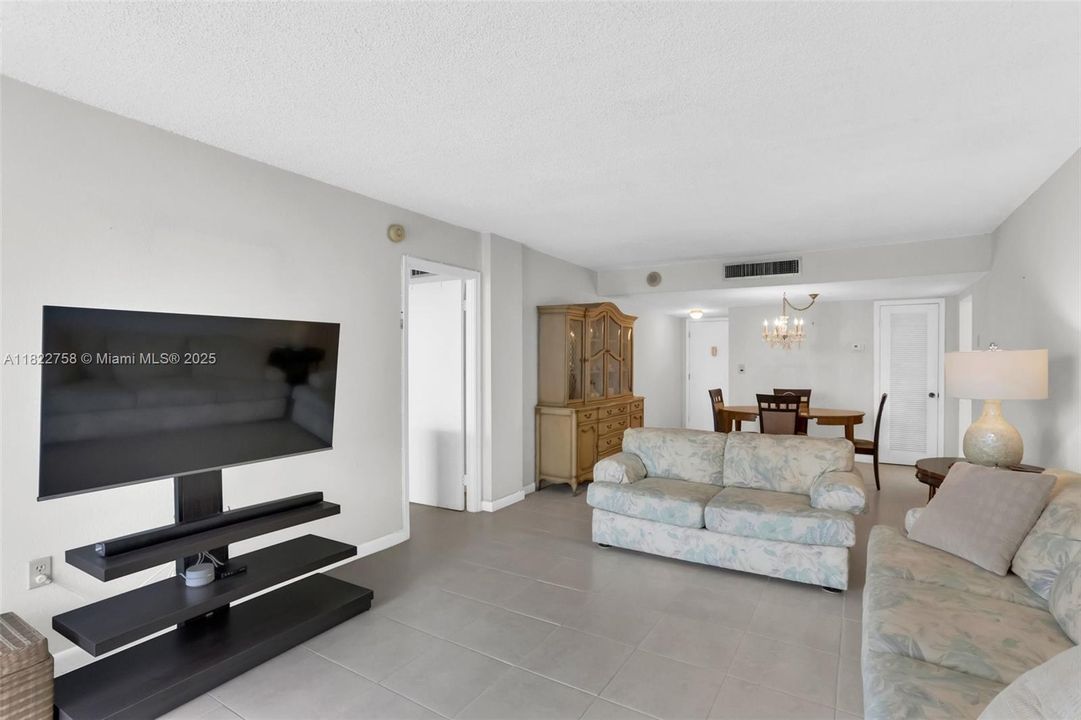 Activo con contrato: $275,000 (1 camas, 1 baños, 785 Pies cuadrados)