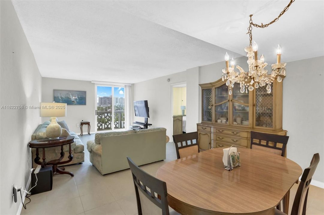 Activo con contrato: $275,000 (1 camas, 1 baños, 785 Pies cuadrados)